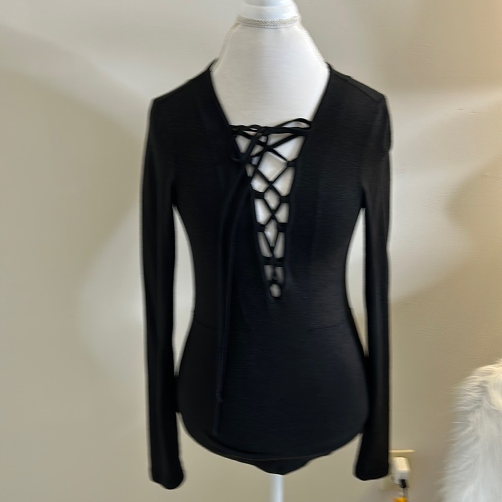 FREE PEOPLE BLACK FRONT TIE TOP